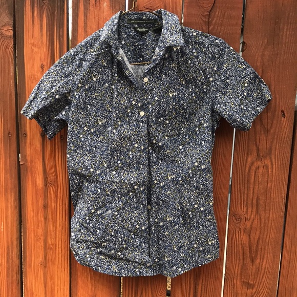 Eddie Bauer Blue Floral Button Down Shirt XS - Picture 1 of 4